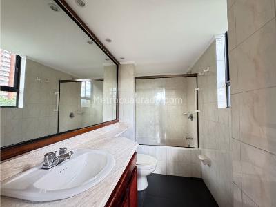Apartamento de 4 alcobas en venta en La Tomatera El Poblado, Medellín, 172 m² · foto 18 de 20