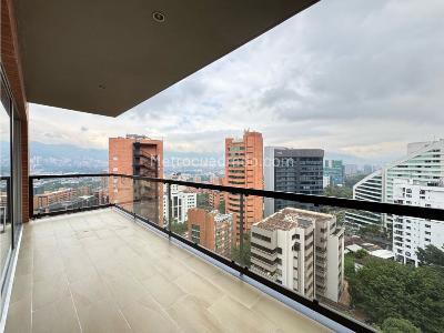 Apartamento de 4 alcobas en venta en Loma Los Parra Poblado, Medellín, 207 m² · foto 10 de 20
