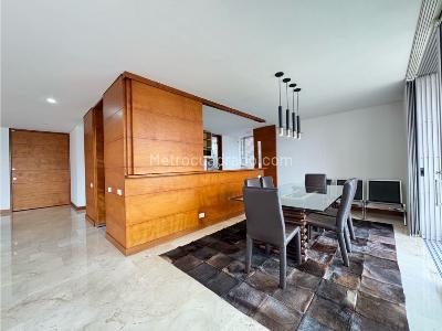 Apartamento de 4 alcobas en venta en Loma Los Parra Poblado, Medellín, 207 m² · foto 11 de 20
