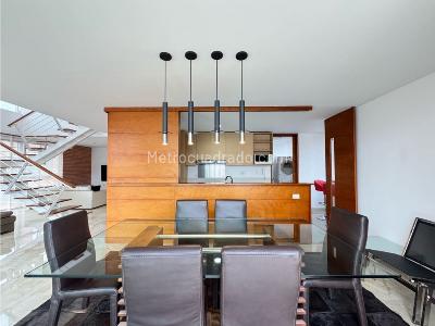 Apartamento de 4 alcobas en venta en Loma Los Parra Poblado, Medellín, 207 m² · foto 13 de 20