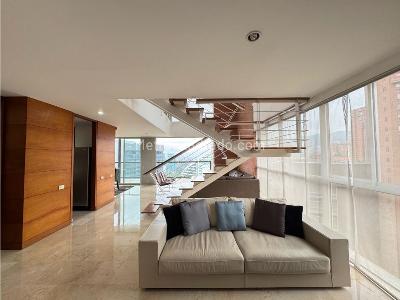 Apartamento de 4 alcobas en venta en Loma Los Parra Poblado, Medellín, 207 m² · foto 17 de 20