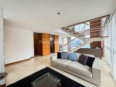 Apartamento de 4 alcobas en venta en Loma Los Parra Poblado, Medellín, 207 m² · foto 18 de 20