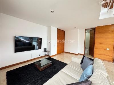 Apartamento de 4 alcobas en venta en Loma Los Parra Poblado, Medellín, 207 m² · foto 19 de 20