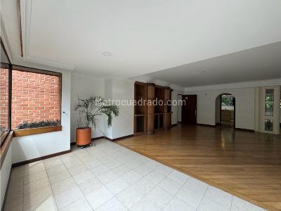 Apartamento de 4 alcobas en venta en Los Balsos El Poblado, Medellín, 241 m² · foto 4 de 20
