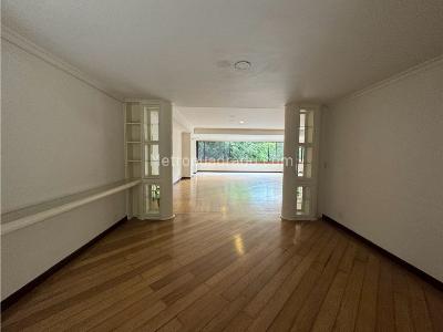 Apartamento de 4 alcobas en venta en Los Balsos El Poblado, Medellín, 241 m² · foto 8 de 20