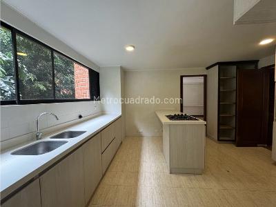 Apartamento de 4 alcobas en venta en Los Balsos El Poblado, Medellín, 241 m² · foto 13 de 20