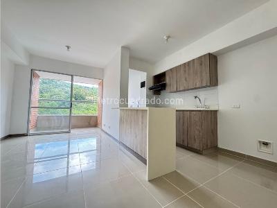 Apartamento de 3 alcobas en venta en Asdesilla Sabaneta, Sabaneta, 72 m² · foto 2 de 20