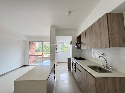 Apartamento de 3 alcobas en venta en Asdesilla Sabaneta, Sabaneta, 72 m² · foto 9 de 20