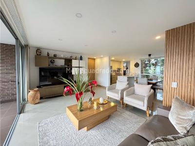 Apartamento de 3 alcobas en venta en Las Santas El Poblado, Medellín, 125 m² · foto 3 de 20
