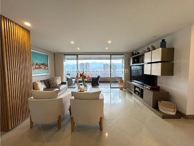 Apartamento de 3 alcobas en venta en Las Santas El Poblado, Medellín, 125 m² · foto 4 de 20