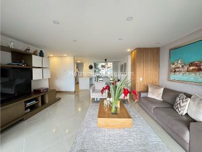 Apartamento de 3 alcobas en venta en Las Santas El Poblado, Medellín, 125 m² · foto 7 de 20