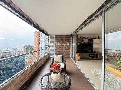 Apartamento de 3 alcobas en venta en Las Santas El Poblado, Medellín, 125 m² · foto 10 de 20