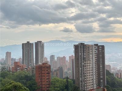 Apartamento de 3 alcobas en venta en Las Santas El Poblado, Medellín, 125 m² · foto 12 de 20