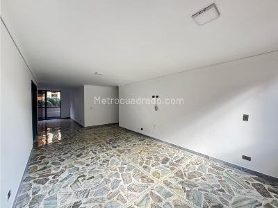 Apartamento de 4 alcobas en venta en Laureles Segundo Parque, Medellín, 165 m² · foto 8 de 20