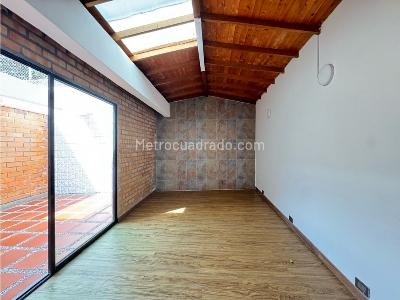 Casa de 5 alcobas en venta en Transversal Intermedia, Envigado, 224 m² · foto 10 de 20