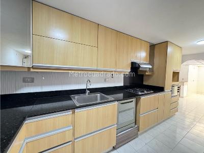 Casa de 5 alcobas en venta en Transversal Intermedia, Envigado, 224 m² · foto 16 de 20
