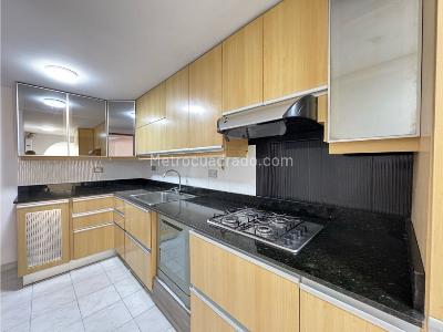 Casa de 5 alcobas en venta en Transversal Intermedia, Envigado, 224 m² · foto 18 de 20
