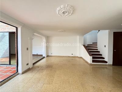 Casa de 5 alcobas en venta en Transversal Intermedia, Envigado, 224 m² · foto 2 de 20