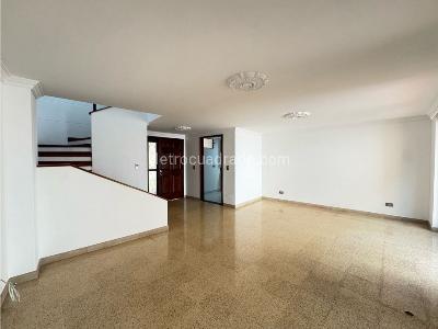 Casa de 5 alcobas en venta en Transversal Intermedia, Envigado, 224 m² · foto 3 de 20