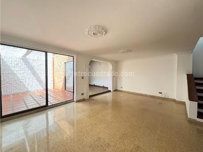 Casa de 5 alcobas en venta en Transversal Intermedia, Envigado, 224 m² · foto 6 de 20