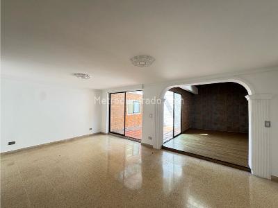 Casa de 5 alcobas en venta en Transversal Intermedia, Envigado, 224 m² · foto 8 de 20