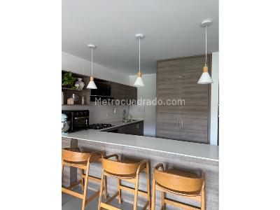 Apartamento de 2 alcobas en venta en Loma El Escobero Envigado, Envigado, 84 m² · foto 3 de 10