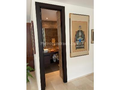 Apartamento de 3 alcobas en venta en Los Balsos El Poblado, Medellín, 242 m² · foto 18 de 19