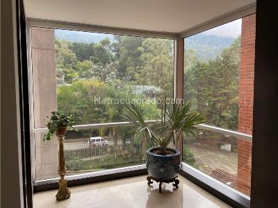 Apartamento de 3 alcobas en venta en Los Balsos El Poblado, Medellín, 242 m² · foto 2 de 19
