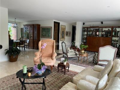 Apartamento de 3 alcobas en venta en Los Balsos El Poblado, Medellín, 242 m² · foto 4 de 19