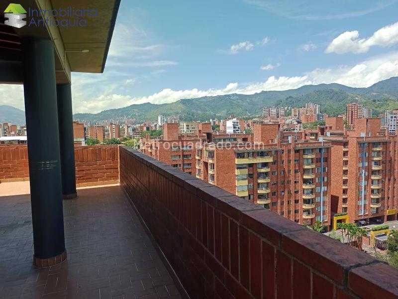 Penthouse de Lujo de 4 Alcobas con Vistas 360° en Laureles - 2
