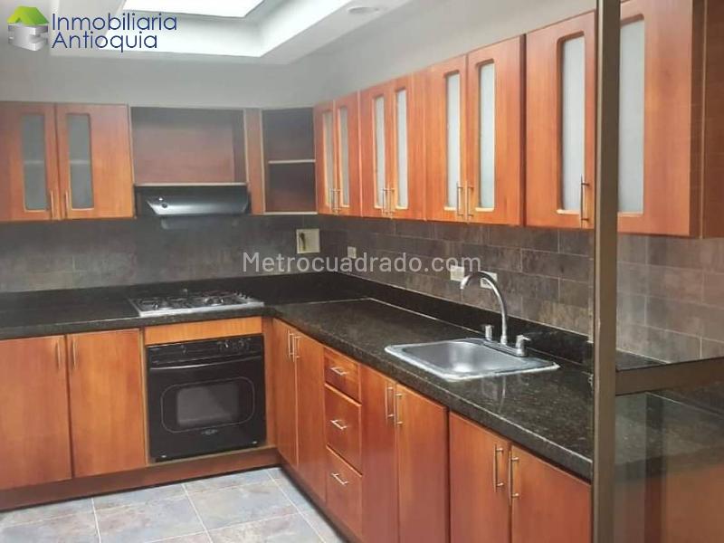 Penthouse de Lujo de 4 Alcobas con Vistas 360° en Laureles - 8