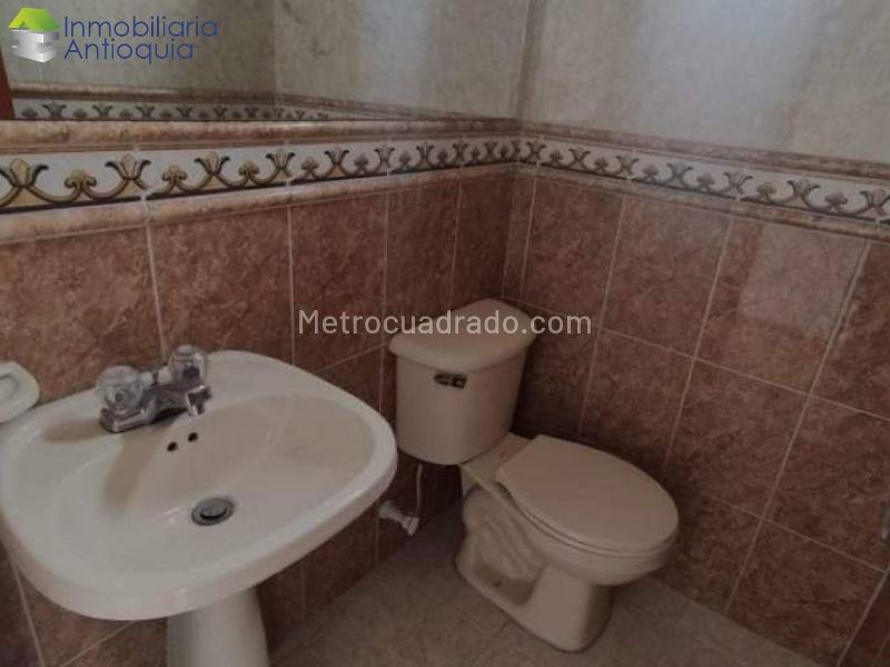 Penthouse de Lujo de 4 Alcobas con Vistas 360° en Laureles - 9