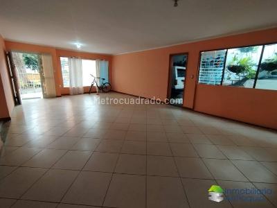 Casa de 5 alcobas en venta en El Velodromo, Medellín, 250 m² · foto 2 de 20