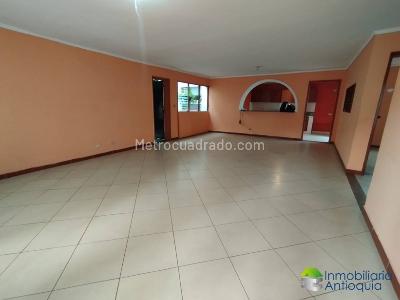 Casa de 5 alcobas en venta en El Velodromo, Medellín, 250 m² · foto 3 de 20