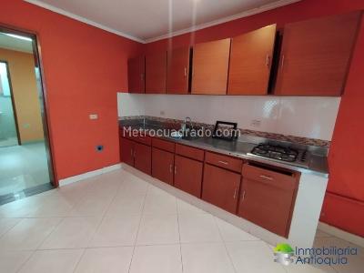 Casa de 5 alcobas en venta en El Velodromo, Medellín, 250 m² · foto 7 de 20
