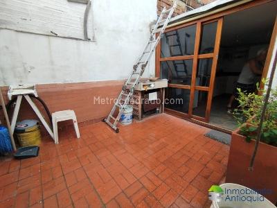 Casa de 5 alcobas en venta en El Velodromo, Medellín, 250 m² · foto 9 de 20