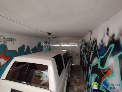 Casa de 5 alcobas en venta en El Velodromo, Medellín, 250 m² · foto 18 de 20