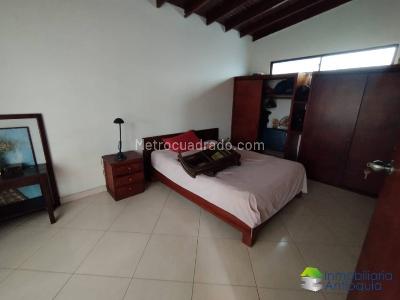 Casa de 5 alcobas en venta en El Velodromo, Medellín, 250 m² · foto 20 de 20