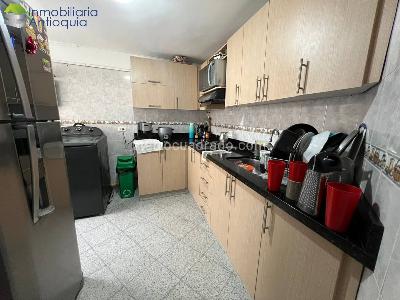 Apartamento en venta en Laureles, Medellín · foto 3 de 8