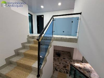 Casa de 5 alcobas en arriendo en Bolivariana, Medellín, 350 m² · foto 8 de 20