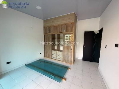 Casa de 5 alcobas en arriendo en Bolivariana, Medellín, 350 m² · foto 12 de 20