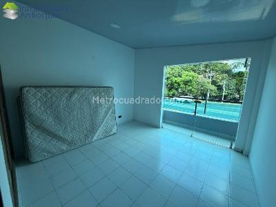Casa de 5 alcobas en arriendo en Bolivariana, Medellín, 350 m² · foto 13 de 20