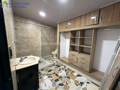 Casa de 5 alcobas en arriendo en Bolivariana, Medellín, 350 m² · foto 15 de 20