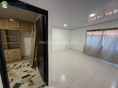 Casa de 5 alcobas en arriendo en Bolivariana, Medellín, 350 m² · foto 18 de 20