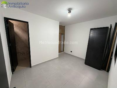 Casa de 5 alcobas en arriendo en Bolivariana, Medellín, 350 m² · foto 5 de 20