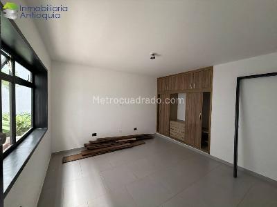 Casa de 5 alcobas en arriendo en Bolivariana, Medellín, 350 m² · foto 7 de 20