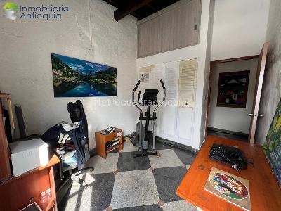 Apartamento de 3 alcobas en venta en Laureles, Medellín, 125 m² · foto 10 de 15