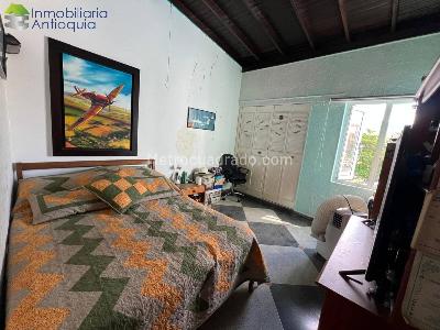 Apartamento de 3 alcobas en venta en Laureles, Medellín, 125 m² · foto 13 de 15