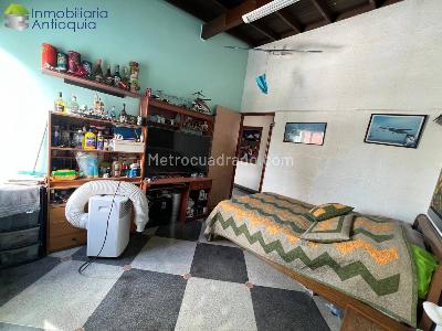 Apartamento de 3 alcobas en venta en Laureles, Medellín, 125 m² · foto 14 de 15