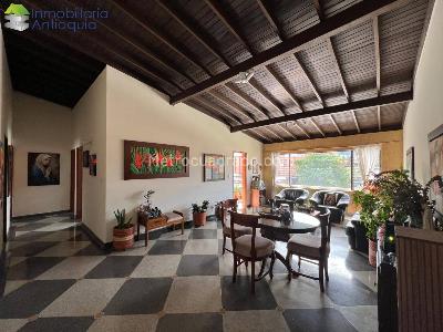 Apartamento de 3 alcobas en venta en Laureles, Medellín, 125 m² · foto 4 de 15